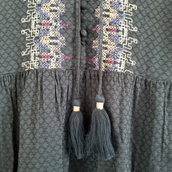 Knox Rose Blue and Purple Embroidered Dress - Picture 6 of 11